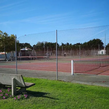 Hébergement de vacances Charmante Maison Avec Piscine Chauffée Et Tennis, Proche Plage, - Fr-1-224a-59 *